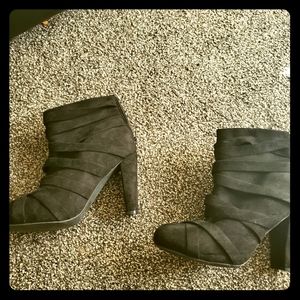 JustFab black ankle booties 7.5